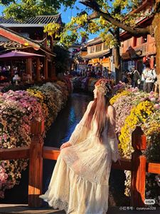 LỆ GIANG: CỔ TRẤN DỊU DÀNG NHƯ MỘT BẢN TÌNH CA CHIỀU THU