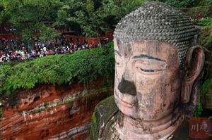 LẠC SƠN ĐẠI PHẬT – BIỂU TƯỢNG DU LỊCH TỨ XUYÊN KHÔNG THỂ BỎ LỠ