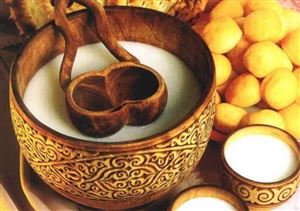 SỰ THẬT VỀ SỮA BÒ MÔNG CỔ Ở NỘI MÔNG – THỨC UỐNG VÀNG GIỮA THẢO NGUYÊN